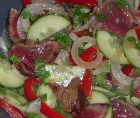 Salade de bœuf à la Thaïlandaise et sa sauce soja