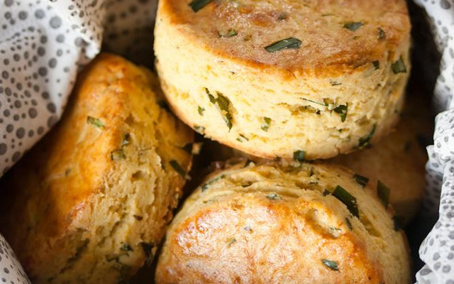 Scones au cheddar et estragon, sans Gluten