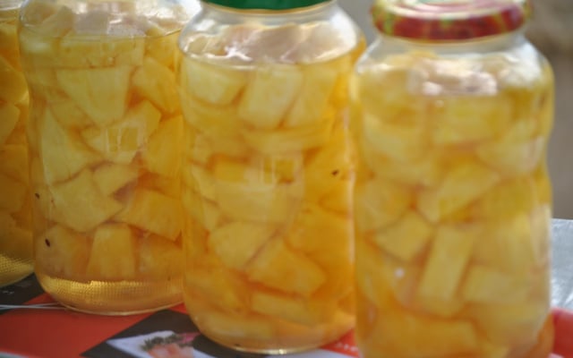 Conserve d'ananas au sirop léger