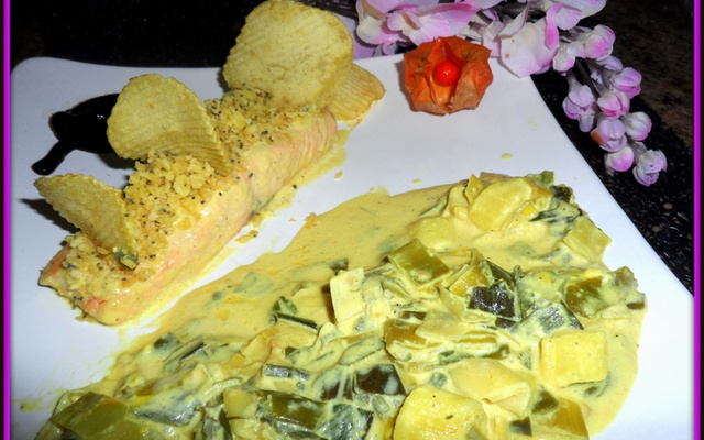 Pavé de saumon sauce moutarde et son croustillant