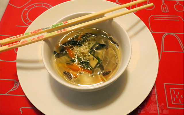 Soupe miso japonaise traditionnelle