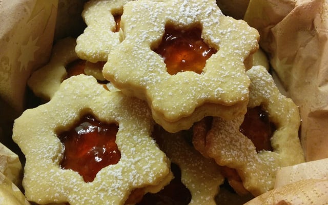 Etoiles à la confiture de fraise