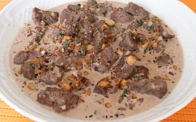 Emincé de bœuf aux cacahuètes et lait de coco