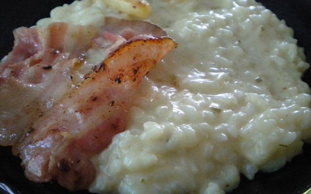 Risotto aux asperges et lard croustillant