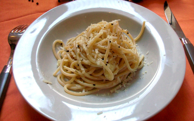 Spaghetti cacio e pepe