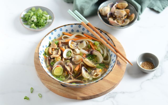 Bouillon asiatique aux coquillages