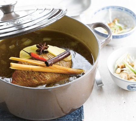 Bœuf à la nage aux épices orientales