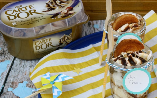 Verrine Glace Carte d'Or Façon Glacier Saveurs Macadamia et Vanille et son sablé