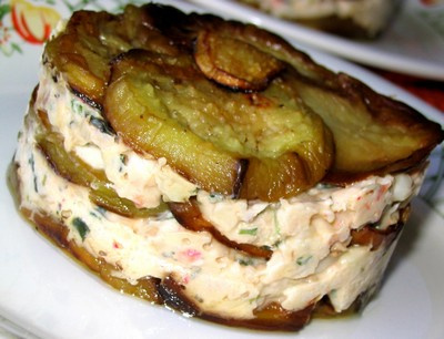 Mille-feuille frais d'aubergines et rougets au basilic