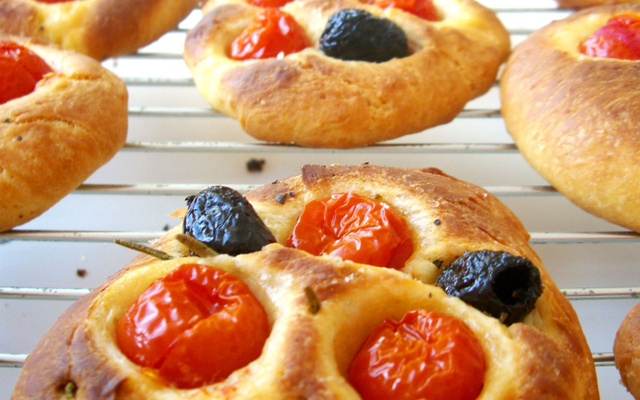 Mini pizza aux tomates cerises