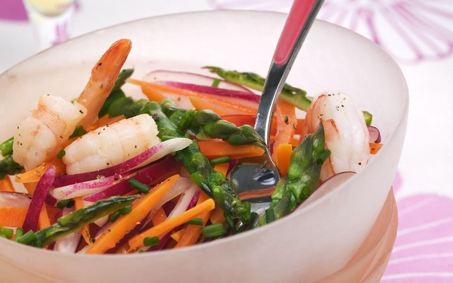 Salade fraiche d'asperge vertes et crevettes à la Bière de Printemps