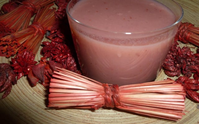 Smoothie fraises-banane-pistache