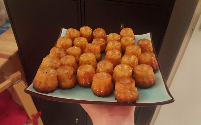 Cannelés bordelais