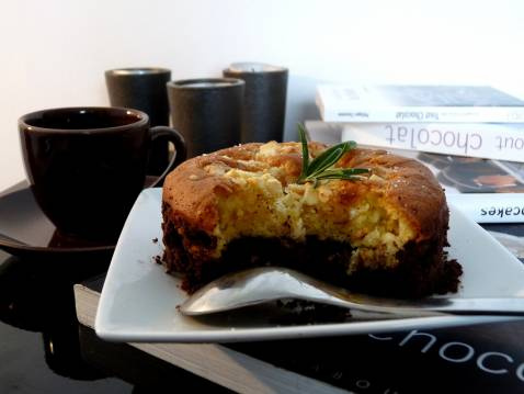 Tarte moelleuse au chocolat blanc, citron et romarin