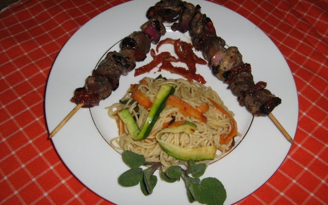 Brochette de dinde caramélisée