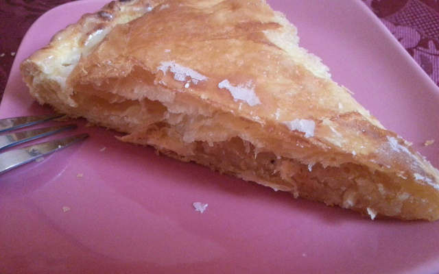 Galette, frangipane aux noisettes et à la crème catalane