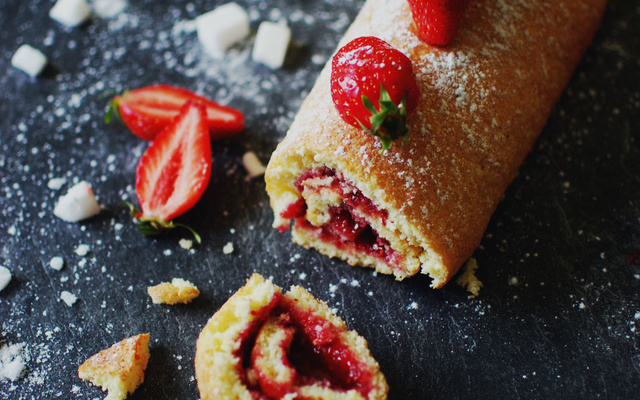 Gâteau roulé à la framboise