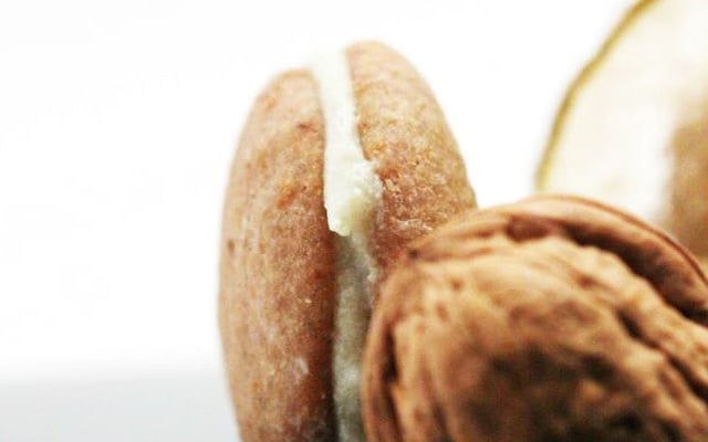 Whoopies pies aux noix, poire et Roquefort Papillon