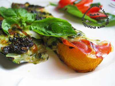 Courgettes grillées au four façon tartines au jambon cru, mozzarella et basilic