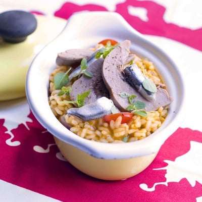Risotto aux langues d'agneau, à la tomate et aux anchois