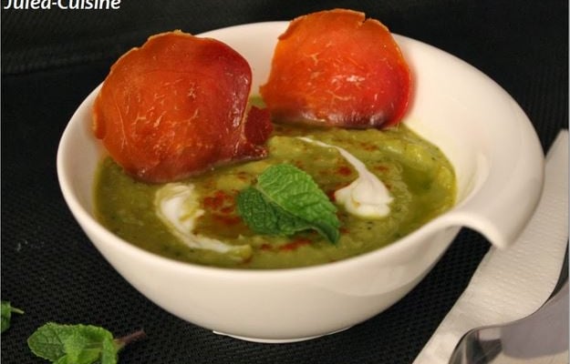 Velouté petits pois, menthe et jambon séché