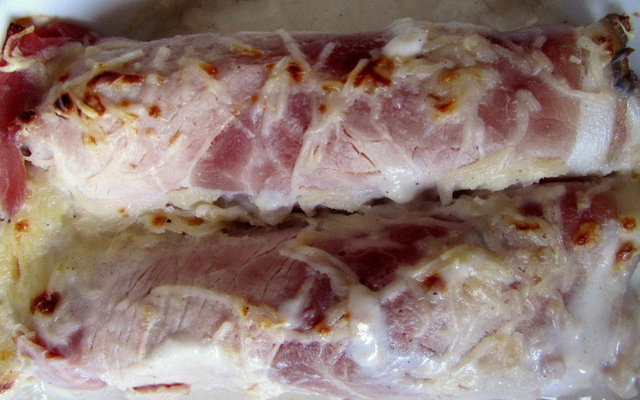 Rouleau d'épinard au jambon gratiné à la béchamel