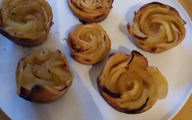 Tartelettes aux pommes en forme de roses