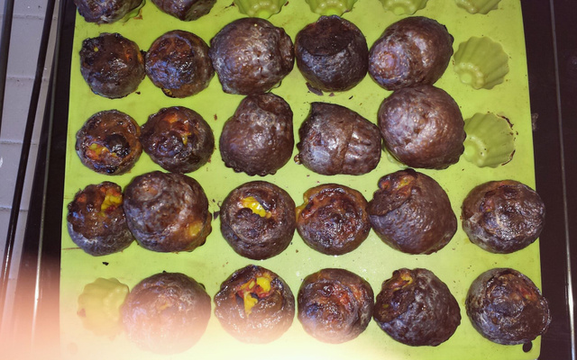 Cannelés au comté et chorizo