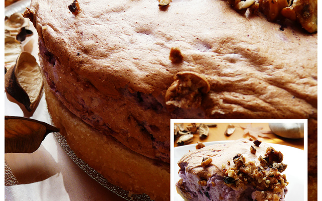 Tarte soufflée à la rhubarbe et à la mûre, noisettes croquantes au caramel salé