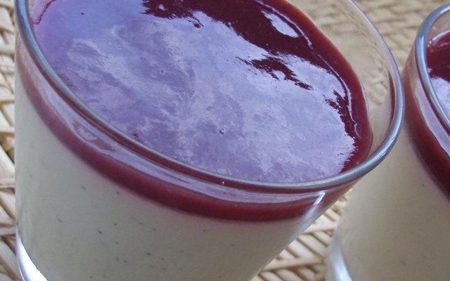 Pannacotta au coulis de fraises