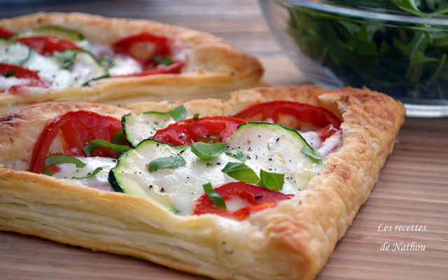 Feuilletés aux courgettes, tomates et mozzarella
