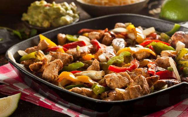 Fajitas au poulet et aux poivrons