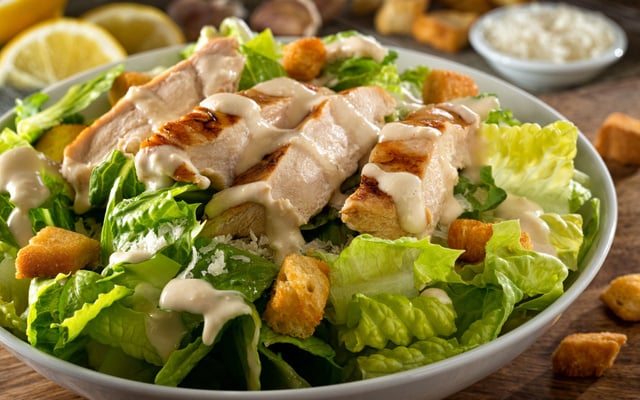 Salade César au poulet gourmande