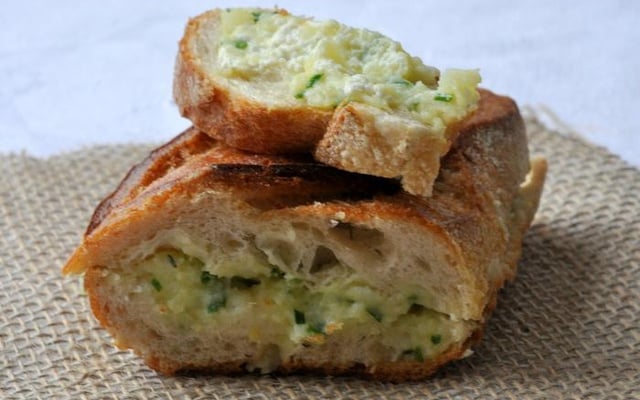 Préfu, pain à l'ail