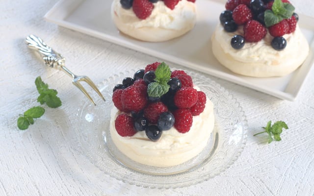 Mini pavlovas aux fruits rouges