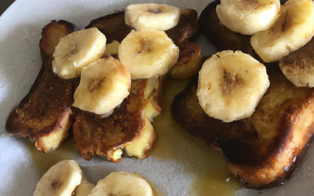 Pain perdu sucré-salé lard et bananes