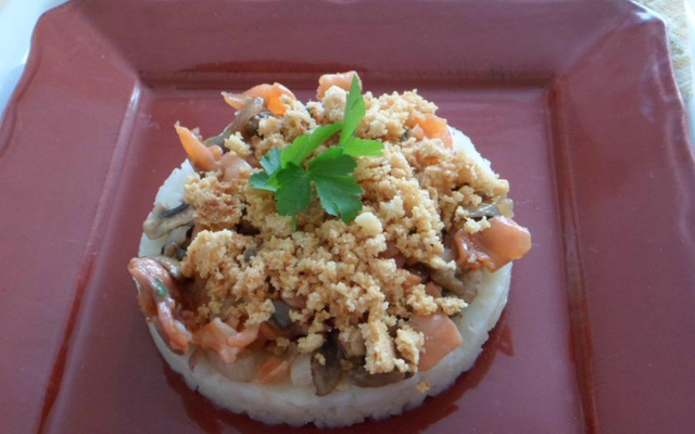 Poêlée de champignons truite fumée sur un écrasé de céléri et son crumble