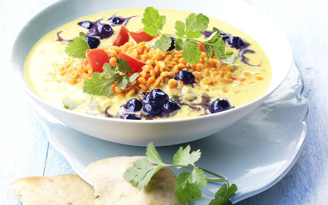 Curry aux lentilles rouges et aux myrtilles