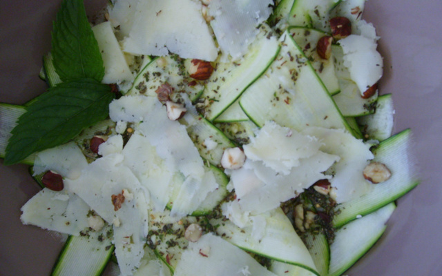 Carpaccio de courgettes au Cantal