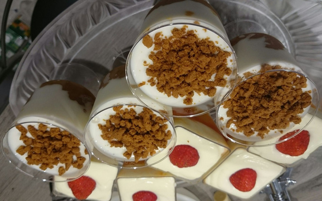 Verrine à la compotée de nectarine, mascarpone et fraise tagada