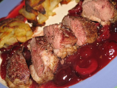Magret de canard et sa sauce cerise