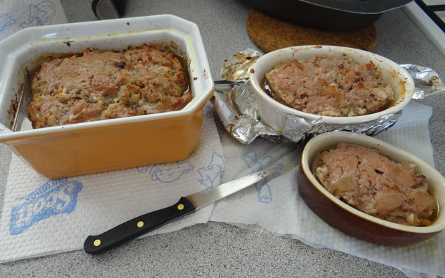 Terrine de lapin au foie gras et échalotes