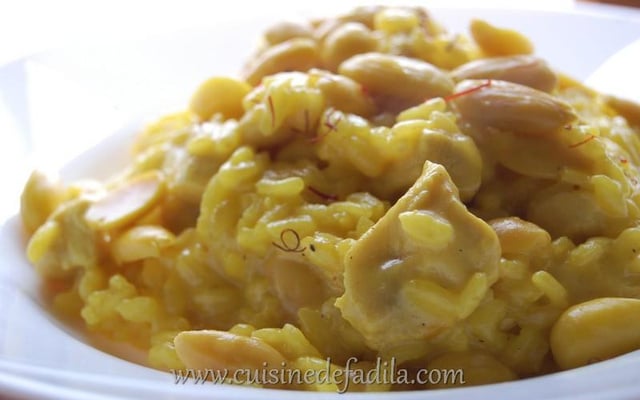 Risotto au poulet, safran et amande
