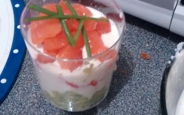 Verrine avocat-saumon-boursin