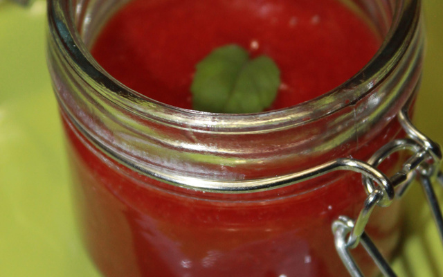 Gelée de fraise au basilic