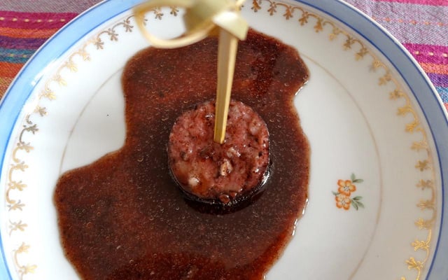 Saucisses au vin rouge