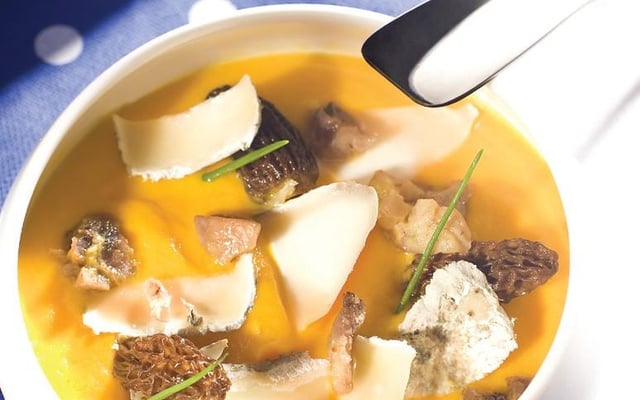 Velouté automnal de courge Butternut, morilles et Chavignol
