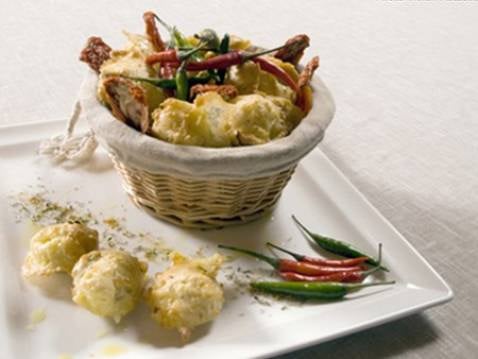 Madeleines à la tomme de Savoie, thym et tomates séchées