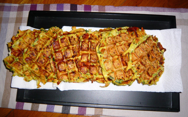 Gaufres de courgettes, feta et menthe