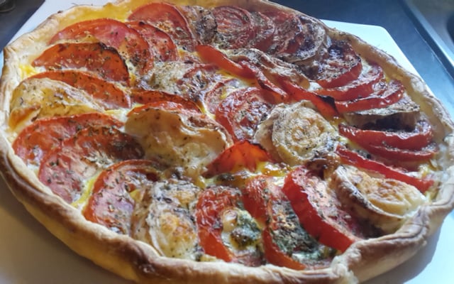 Tarte à la tomate et au chèvre